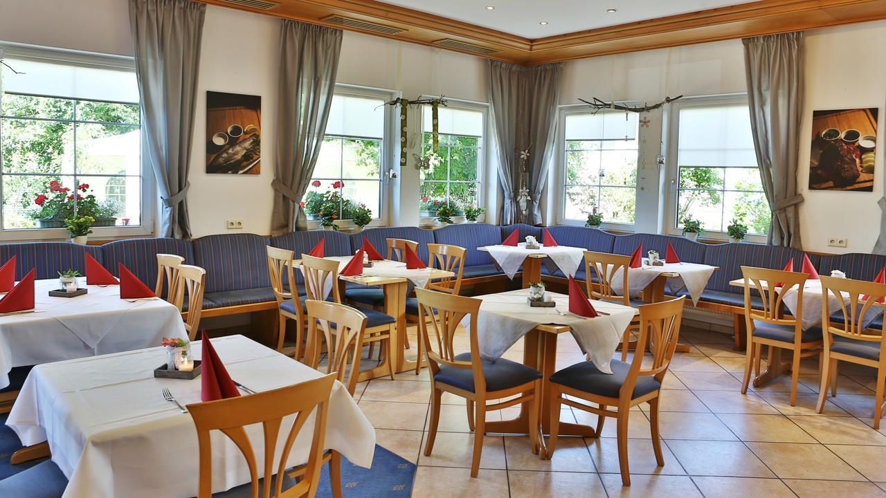 Hotel Alznauer Hof Gomaringen Екстериор снимка
