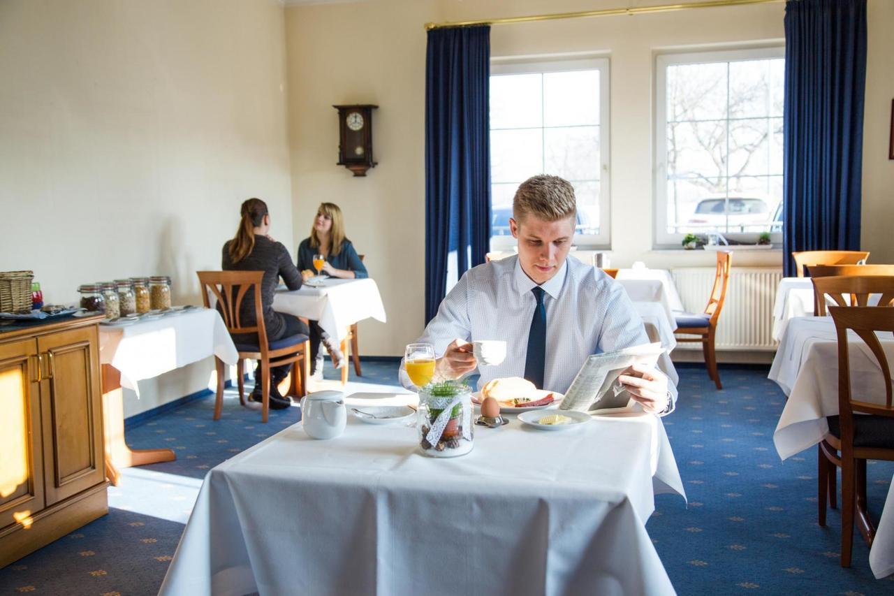 Hotel Alznauer Hof Gomaringen Екстериор снимка